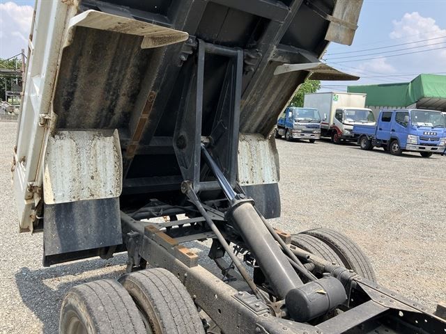 2013 Isuzu Elf dump auction photo 5