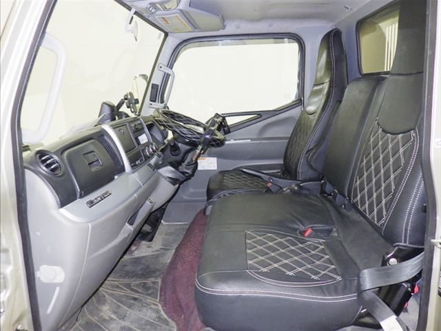 2020 Mitsubishi Fuso Canter dump auction photo 8