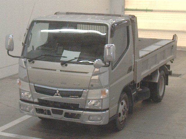 2020 Mitsubishi Fuso Canter dump Japan auction vehicle