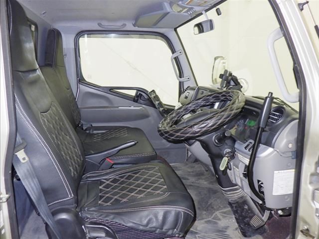 2020 Mitsubishi Fuso Canter dump auction photo 5