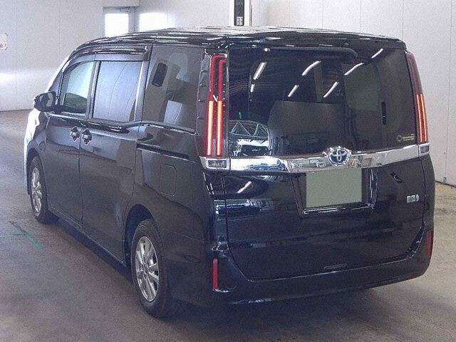 2020 Toyota Noah HV X auction photo 2