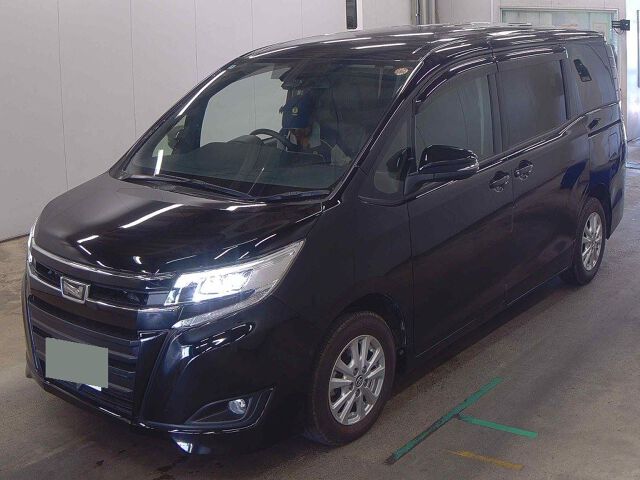 2020 Toyota Noah HV X auction photo 4