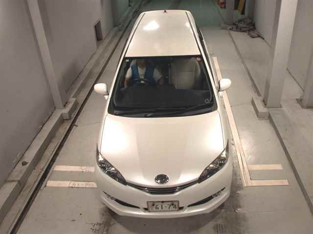 2011 Toyota Wish G auction photo 6