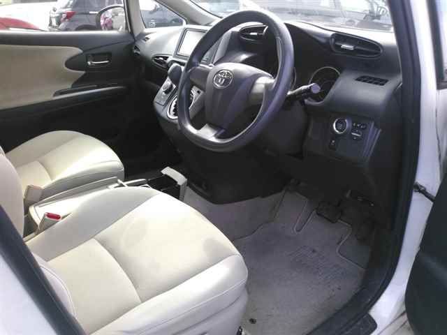 2011 Toyota Wish G auction photo 3