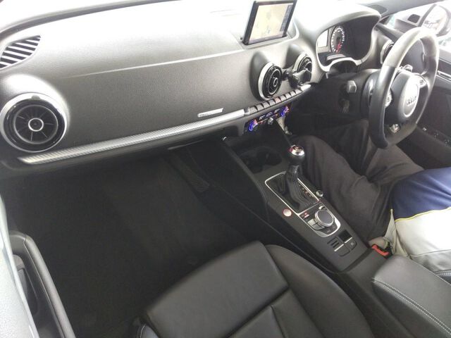 2016 Audi RS3スポーツバック ベースグレード 4WD auction photo 3