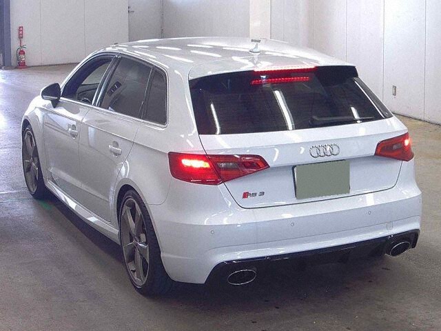 2016 Audi RS3スポーツバック ベースグレード 4WD auction photo 2