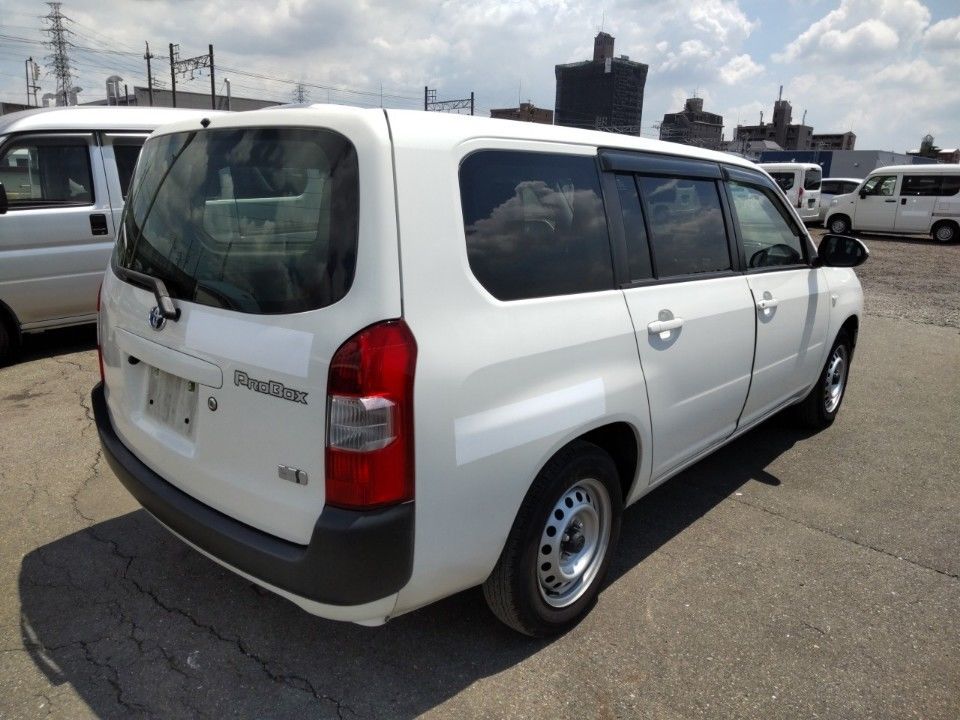 2021 Toyota Probox auction photo 2