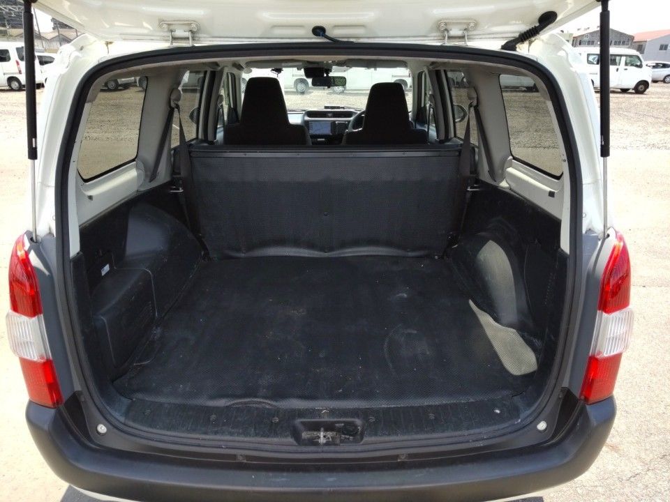 2021 Toyota Probox auction photo 8