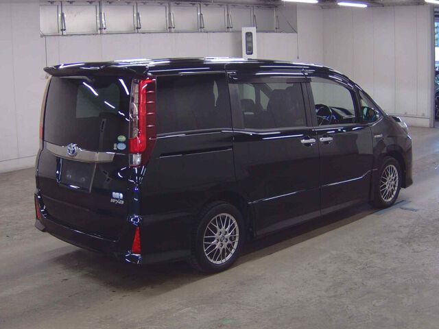 2017 Toyota Noah HV SI WXB auction photo 5