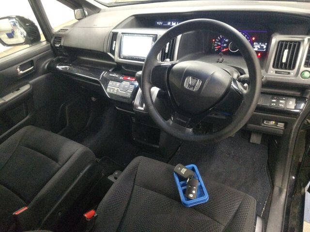 2012 Honda Stepwgn Z auction photo 3