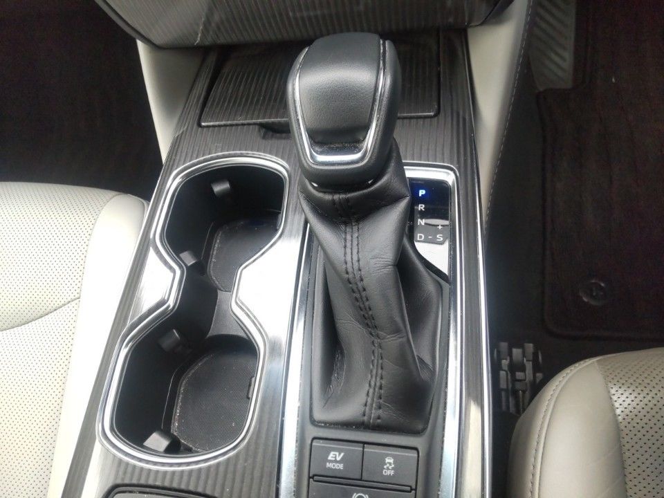 2021 Toyota Crown auction photo 12