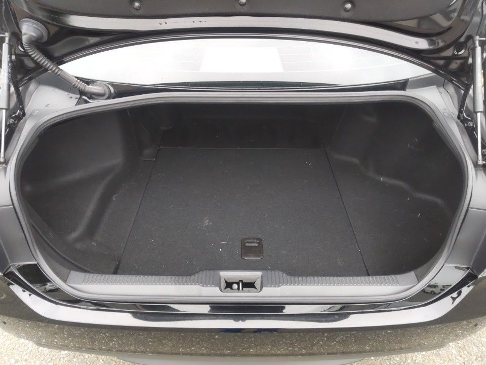 2021 Toyota Crown auction photo 8