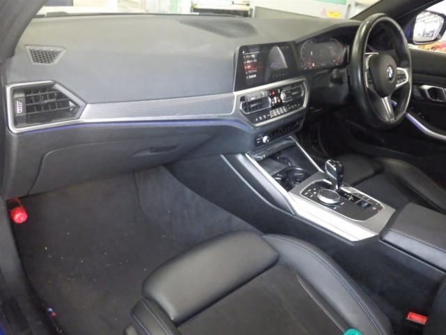 2020 BMW BMW 320 d Touring xDrive MSP auction photo 2