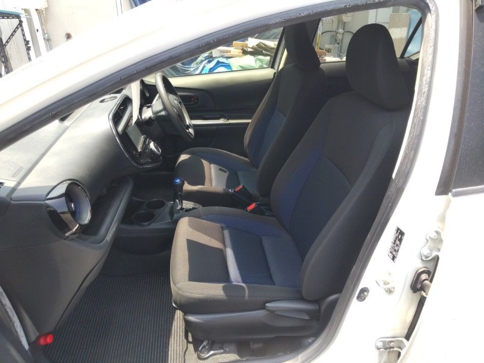 2019 Toyota Aqua auction photo 16