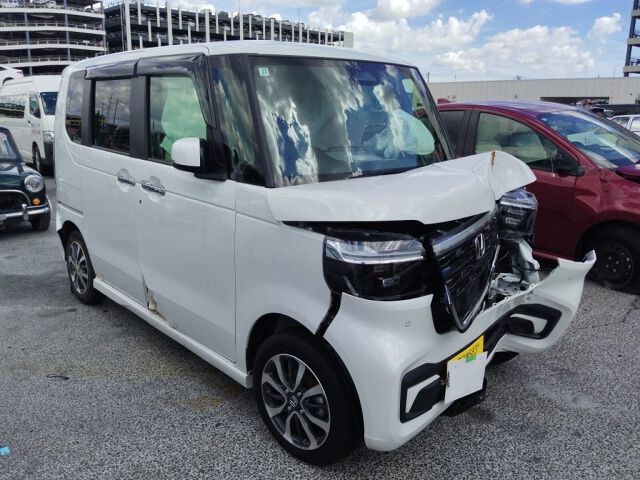 2025 Honda N-BOX Base grade Japan auction vehicle