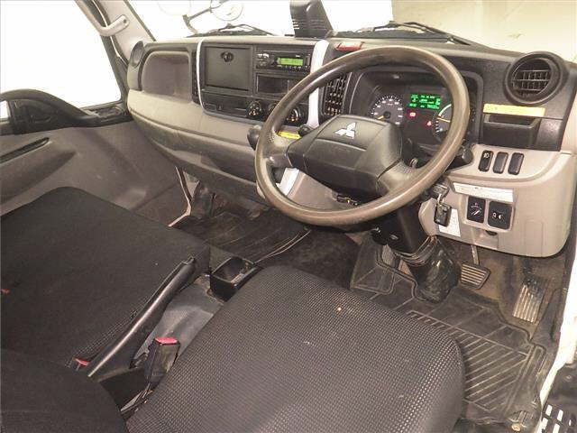 2020 Mitsubishi Fuso Canter 4WD 2t flatbed truck auction photo 3