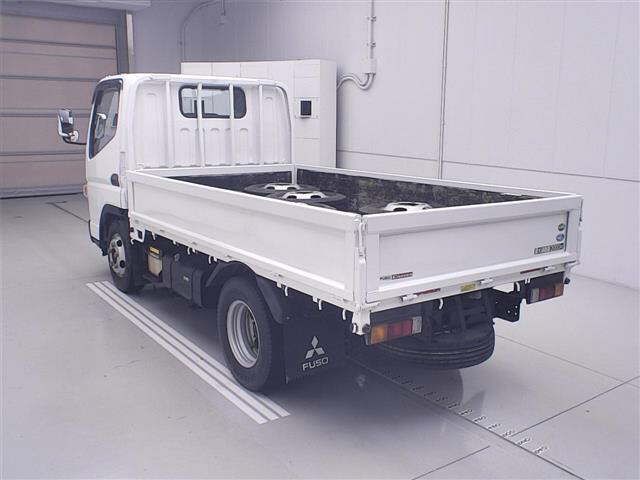 2020 Mitsubishi Fuso Canter 4WD 2t flatbed truck auction photo 2