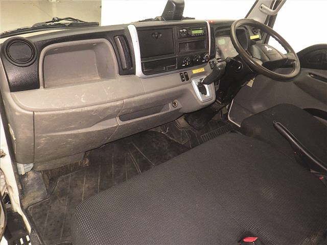 2020 Mitsubishi Fuso Canter 4WD 2t flatbed truck auction photo 4