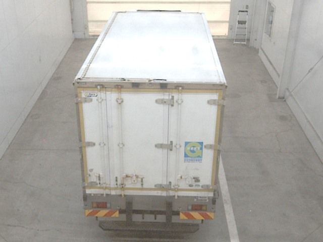 2015 Isuzu Elf Refrigerated and frozen trucks auction photo 3