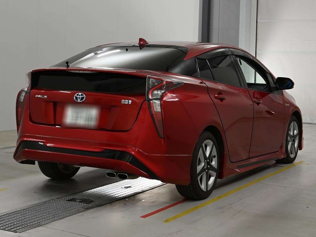 2016 Toyota Prius Sツーリングセレクション auction photo 2