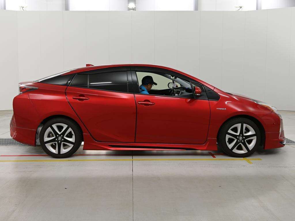 2016 Toyota Prius Sツーリングセレクション auction photo 3