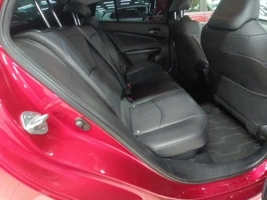 2016 Toyota Prius Sツーリングセレクション auction photo 12