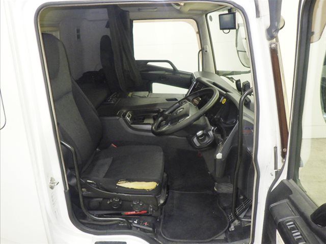 2018 Mitsubishi Fuso Refrigerated and frozen trucks auction photo 6