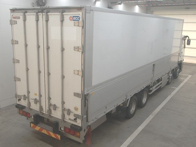 2018 Mitsubishi Fuso Refrigerated and frozen trucks auction photo 2