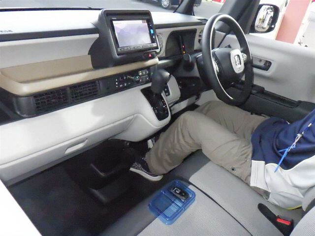 2026 Honda N-BOX Base grade auction photo 3