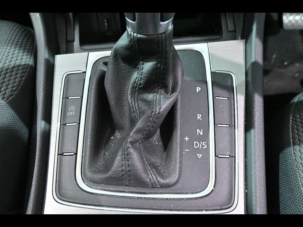 2015 Volkswagen ゴルフ 5HB TSIコンフォートラインBMT auction photo 10