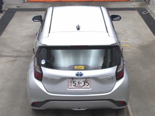 2021 Toyota Aqua B auction photo 7