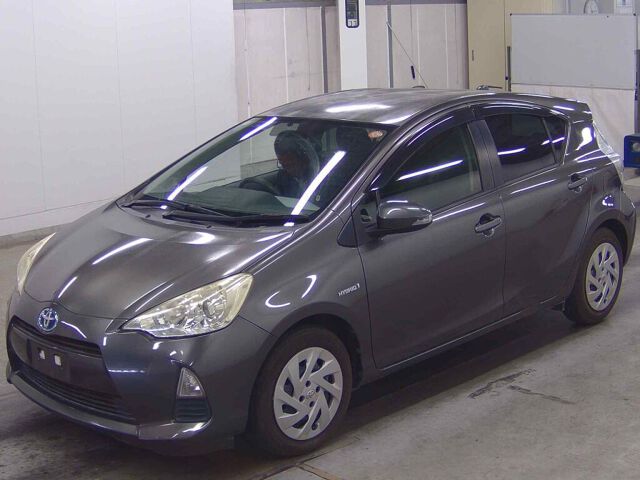 2014 Toyota Aqua S auction photo 4