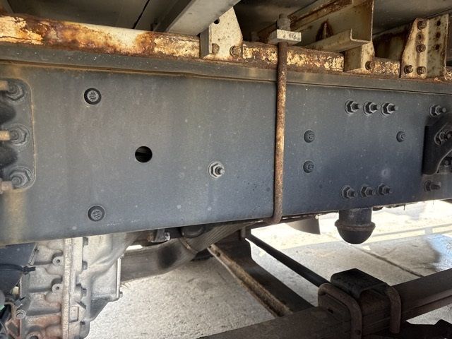 2018 Nissan Diesel クオン Aluminum Wing PG auction photo 10