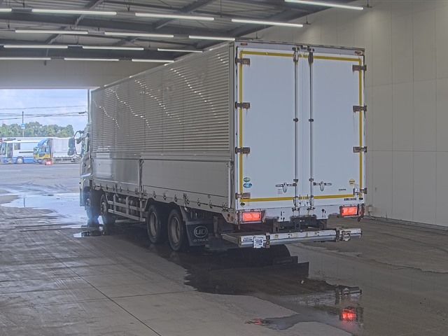 2018 Nissan Diesel クオン Aluminum Wing PG auction photo 2