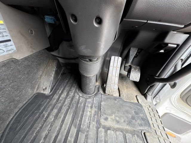 2018 Nissan Diesel クオン Aluminum Wing PG auction photo 4
