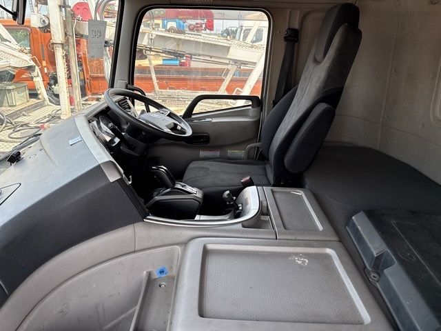 2018 Nissan Diesel クオン Aluminum Wing PG auction photo 5
