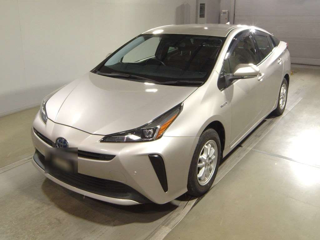 2019 Toyota Prius S 4WD Japan auction vehicle