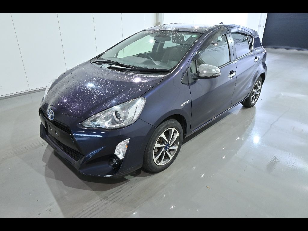 2015 Toyota Aqua G Black Soft Leather Selection auction photo 4