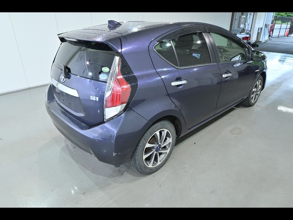 2015 Toyota Aqua G Black Soft Leather Selection auction photo 2