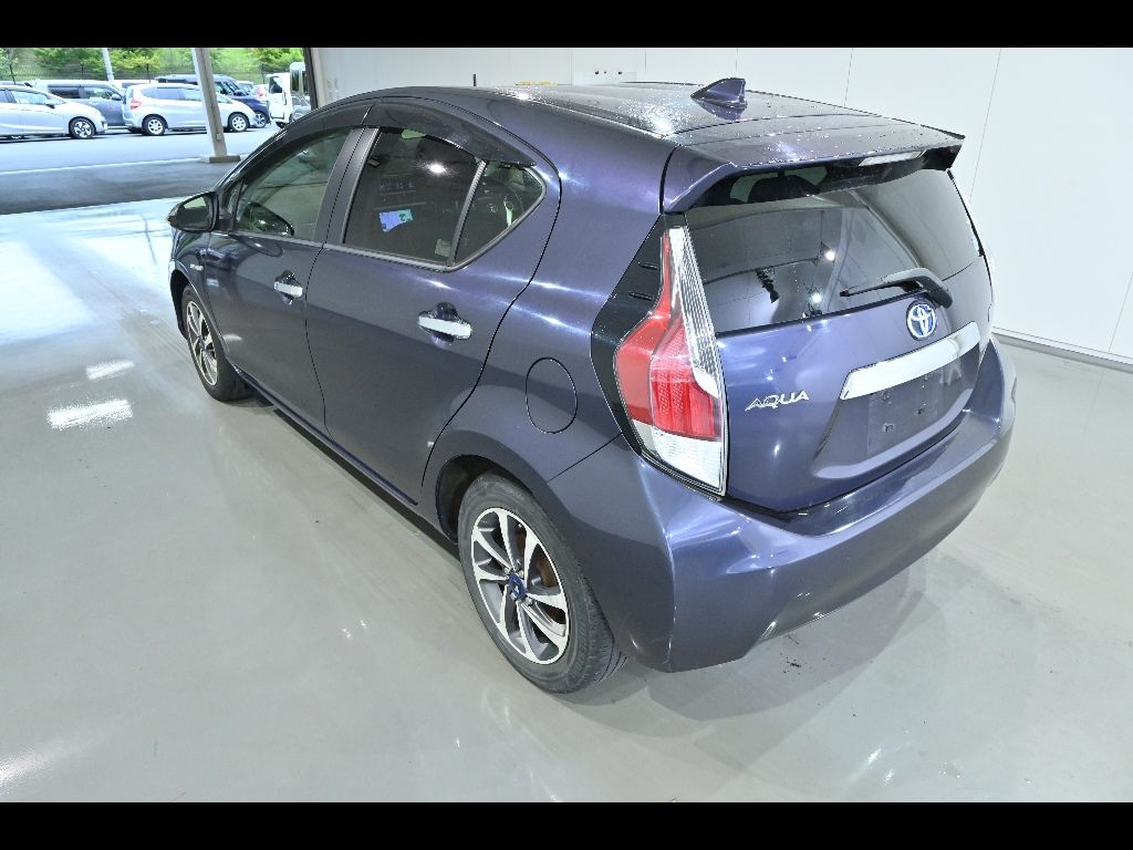 2015 Toyota Aqua G Black Soft Leather Selection auction photo 5