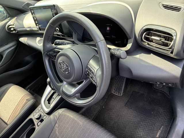 2022 Toyota Yaris Cross Z 4WD auction photo 3