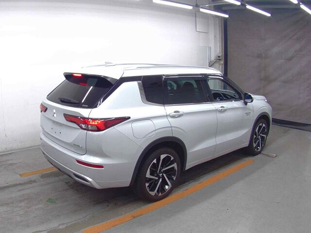2022 Mitsubishi Outlander PHEV P 4WD auction photo 5