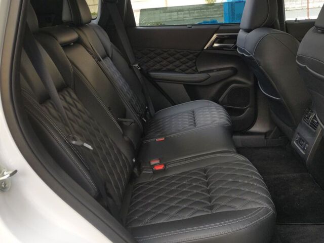 2022 Mitsubishi Outlander PHEV P 4WD auction photo 6