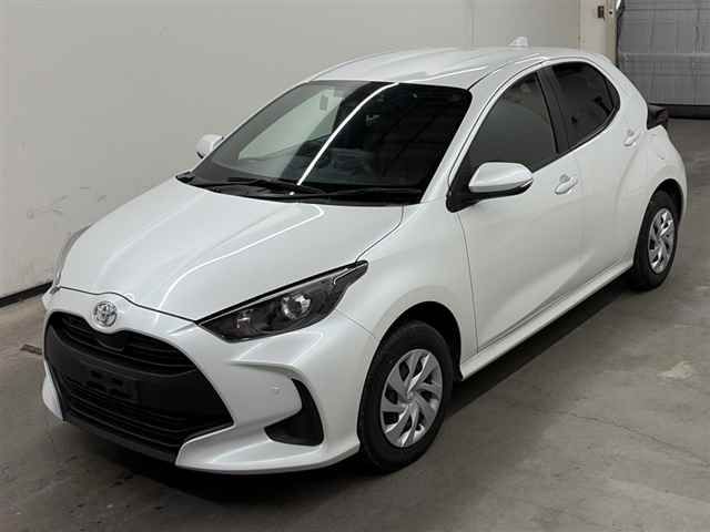 2023 Toyota Yaris G 4WD auction photo 4