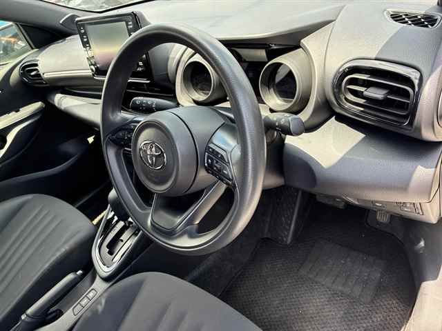 2023 Toyota Yaris G 4WD auction photo 3