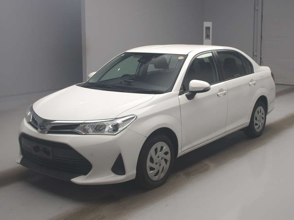 2021 Toyota Corolla Axio Hybrid EX Japan auction vehicle