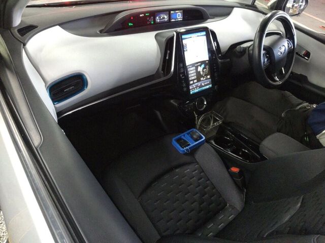 2019 Toyota Prius PHEV SナビPセフティプラス auction photo 3