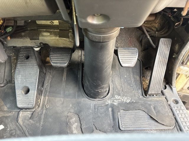 2007 Isuzu Forward アルミウイング auction photo 4