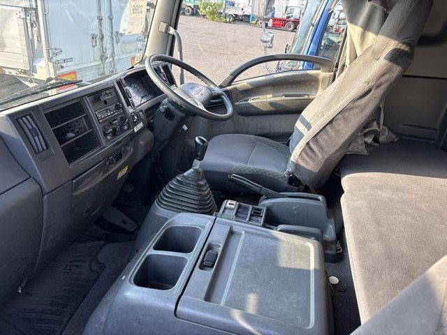 2007 Isuzu Forward アルミウイング auction photo 5