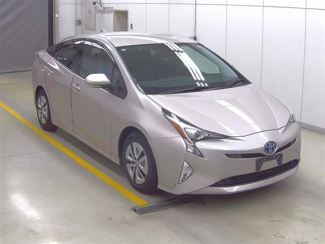 2017 Toyota Prius A Japan auction vehicle